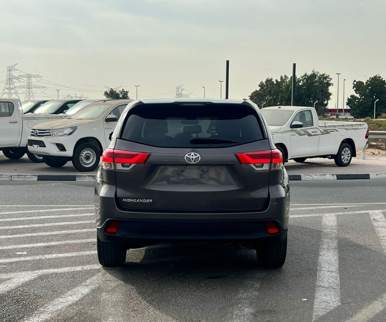 تويوتا هايلاندر 2018 Toyota Highlander LE+ 2.7L V4 - FWD - Petrol - Rare Stock - 7 Seater Rear CAM - 58,200 mileage 