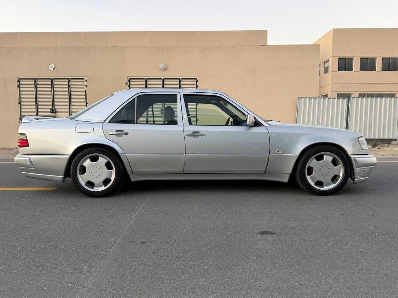 مرسيدس بنز E 500 Lorinser