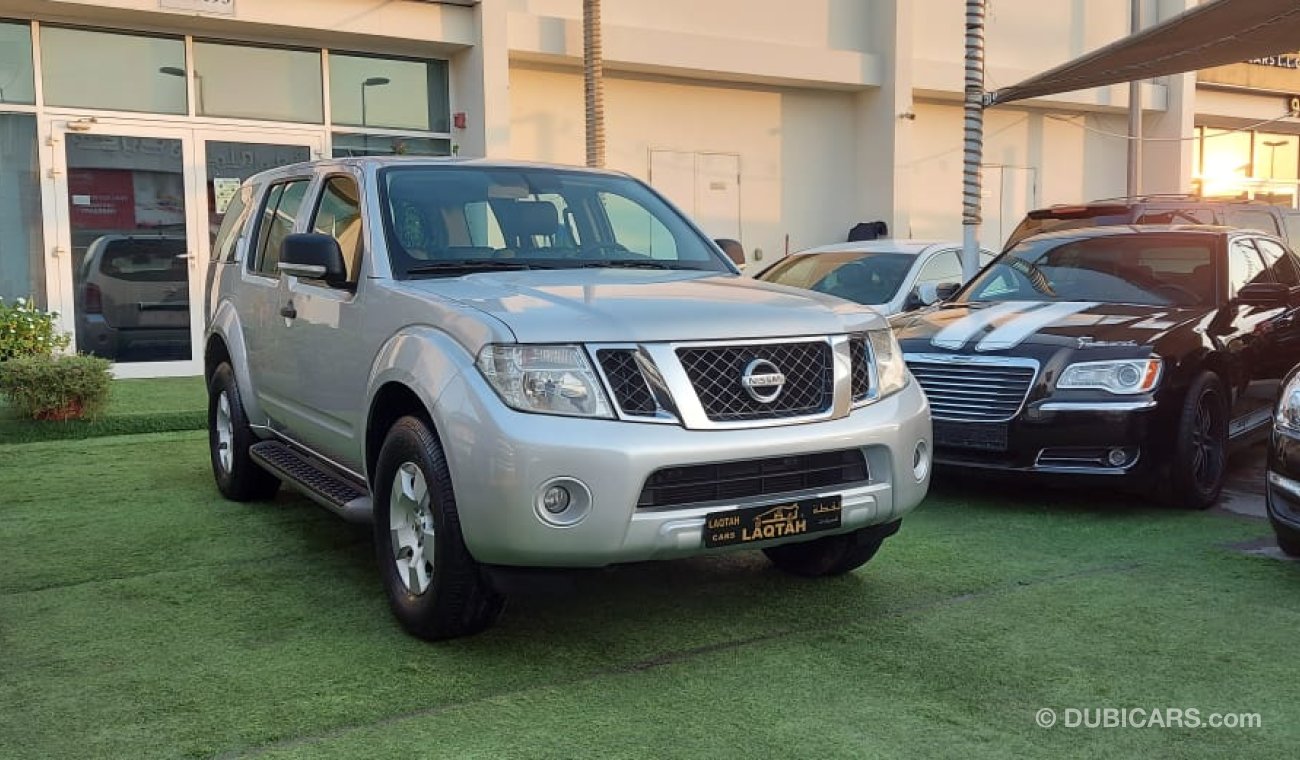 Nissan Pathfinder Gulf - Accident Free - No. 2 - Screen - Rings - Excellent condition, you do not need any expenses
