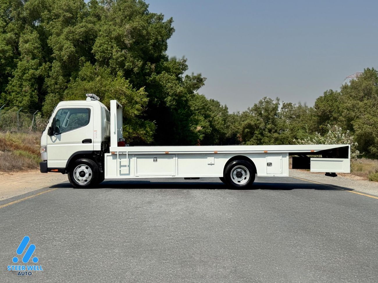 ميتسوبيشي فوسو كانتير | 3.0L | RWD | Recovery Tow Truck | GCC Specs | Excellent Condition