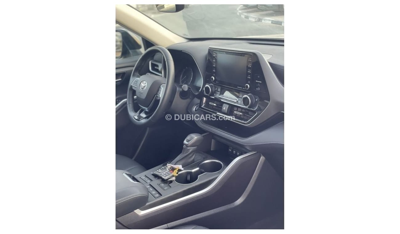 Toyota Highlander 2021 Toyota Highlander XLE 4x4 All Wheel Drive 3.5L V6 / -