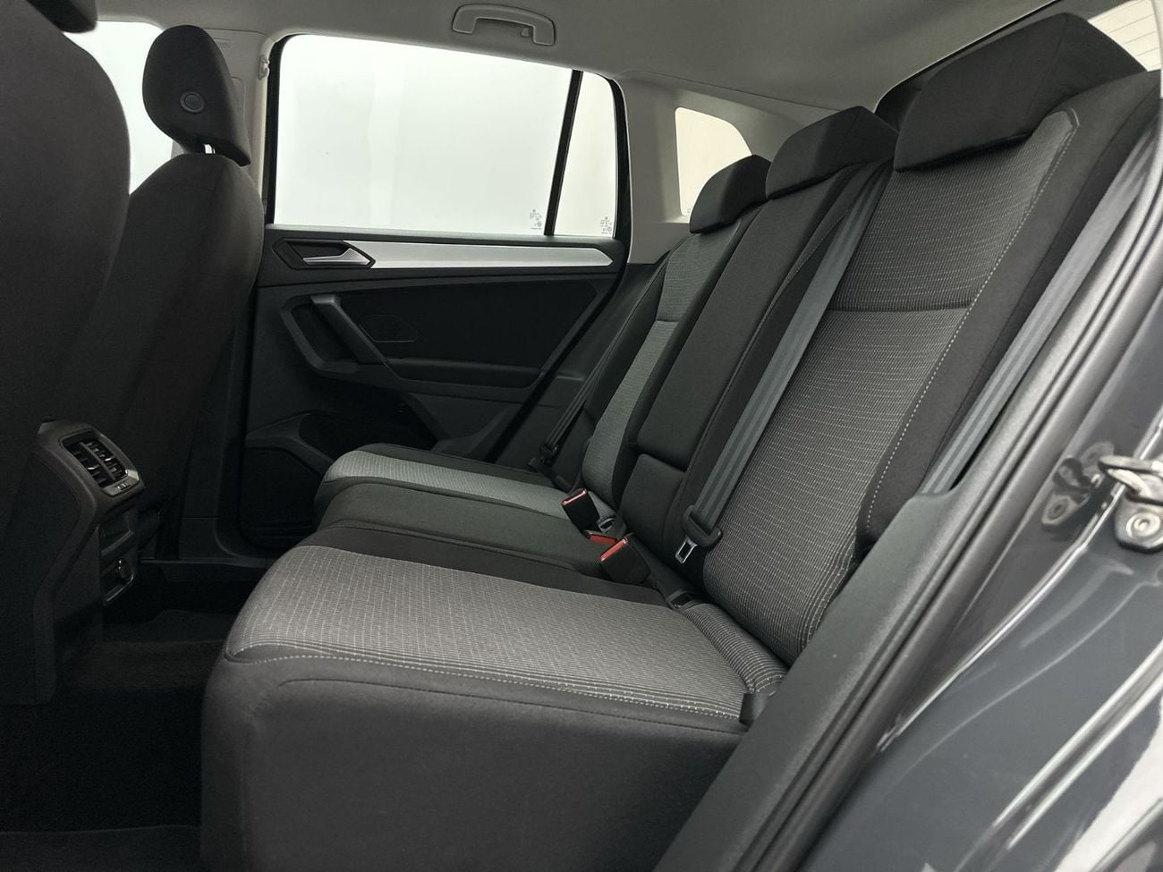 Volkswagen Tiguan LIFE 1.4L | Rear Camera | Spacious SUV | Well Maintained