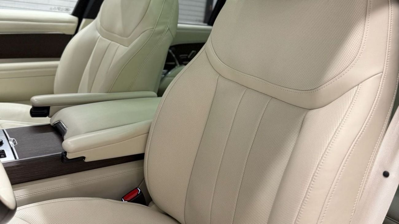 Land Rover Range Rover HSE P530 4.4L | V8 | GCC Specs | Warranty & Service Contract Until 2027