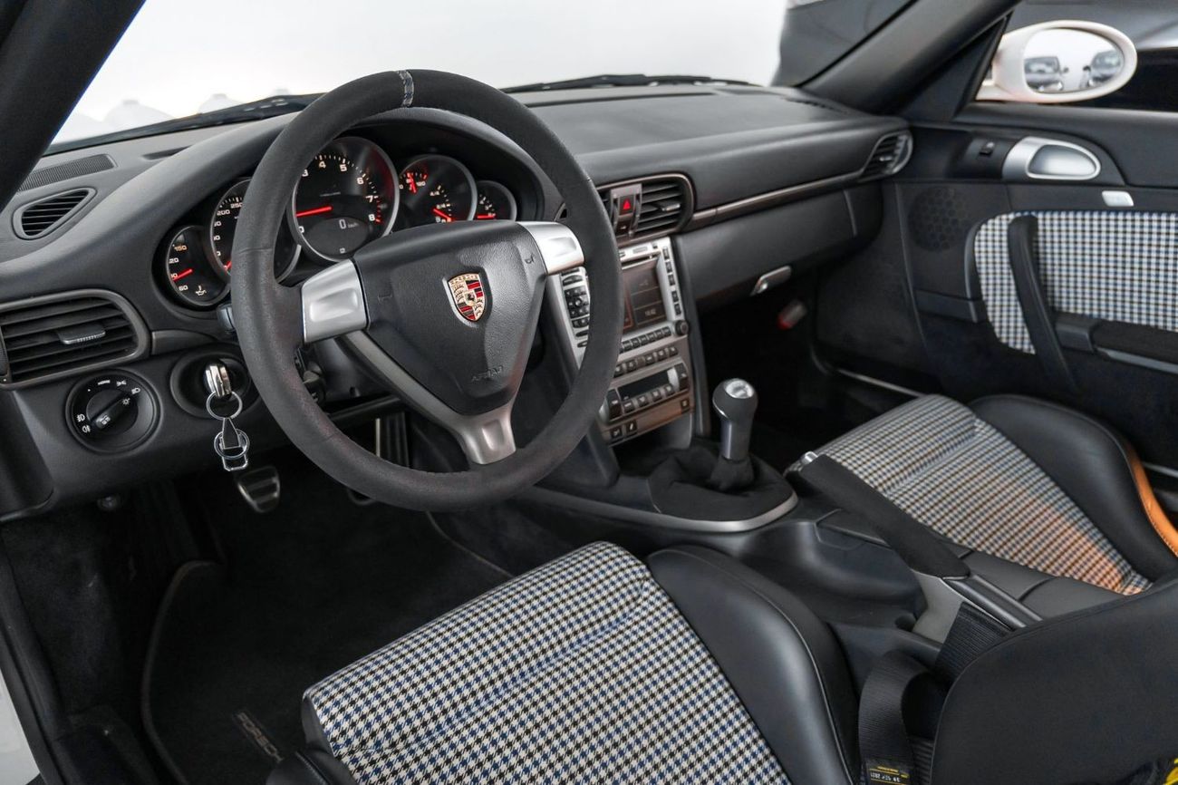 Porsche 911 2007 Porsche 997 Carrera 4 Dakar /  Manual / Full Modifications