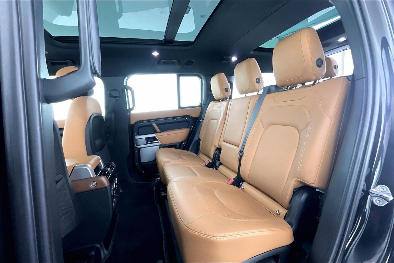 لاند روفر ديفندر P400 130 HSE | National Day Celebration | شامل الضمان | 0 ﺪﻔﻋﺓ ﺃﻮﻟﻯ