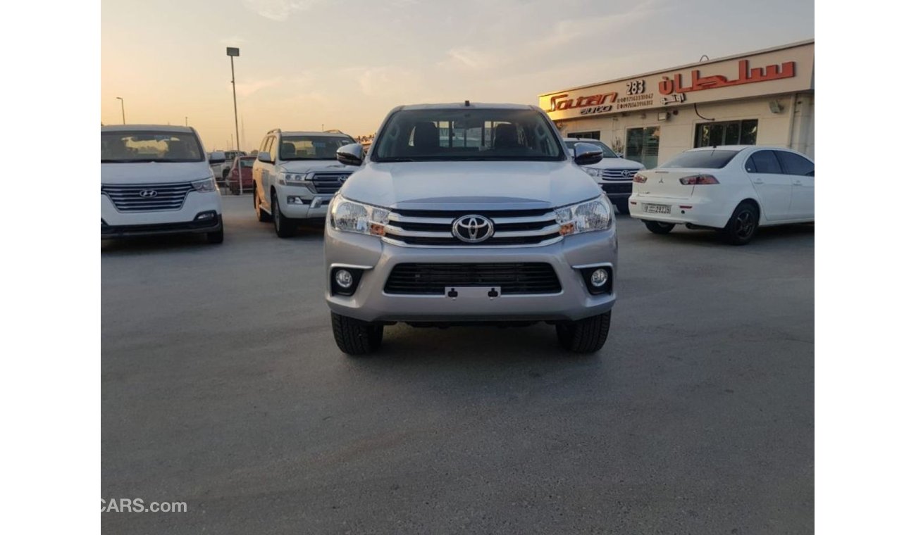 Toyota Hilux Pick Up SR5 4x4 2.4L V4 Diesel with AT Gear & Push Start