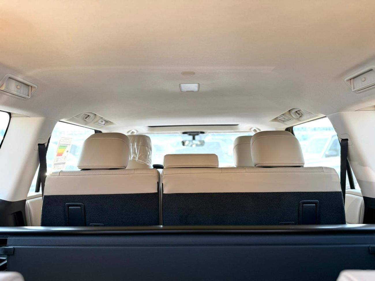 تويوتا برادو TOYOTA PRADO  2.4 L     V4  MODEL 2026  HP.    264 INTERIOR BAGE  COLLAR black