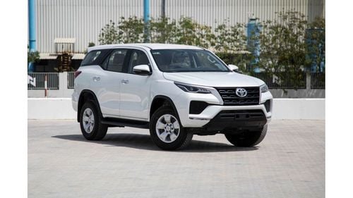 تويوتا فورتونر تويوتا فورتشنر 2024 4X4 2.4 Low - ابيض بلاتيني لؤلؤي من الداخل شامواه
