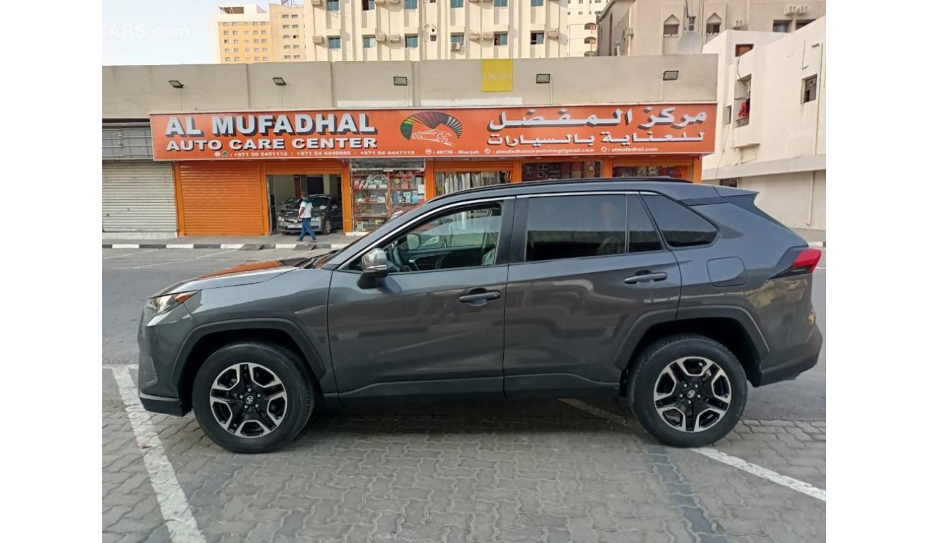 Toyota RAV4 LE