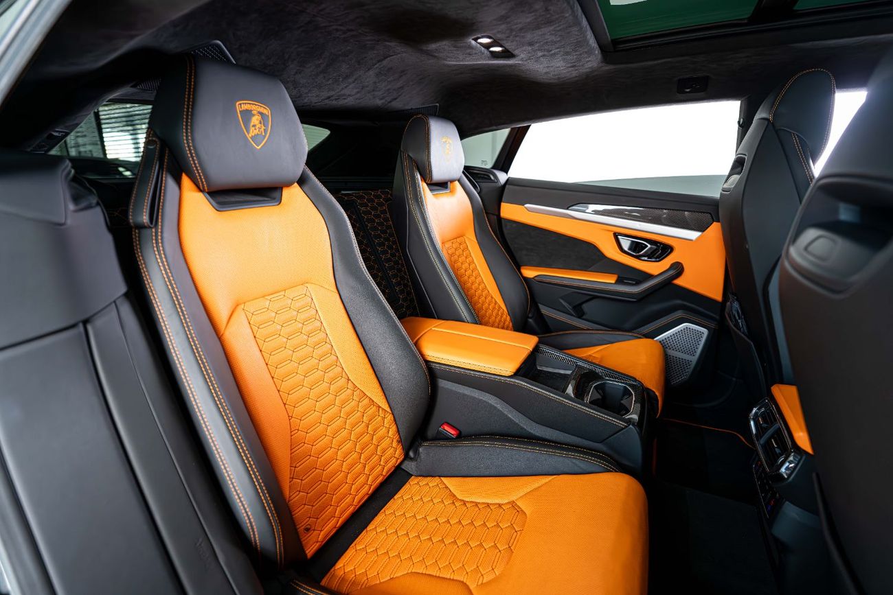 Lamborghini Urus STD 4.0T V8 Mansory Kit-Chopped Carbon Fiber Exterior-Performance Exhaust System-4 VIP Seats