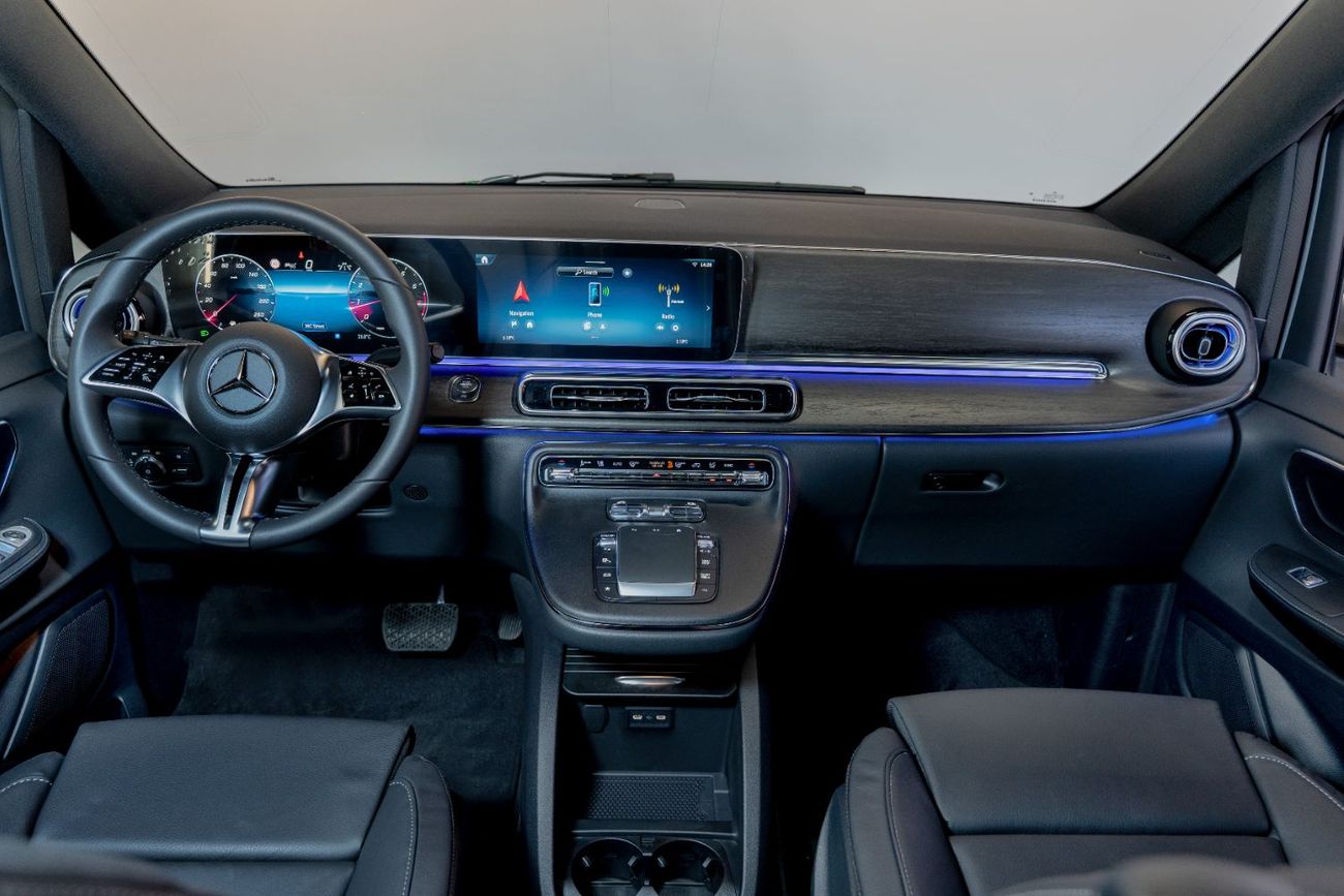 مرسيدس بنز V 300 V300 Avantgarde | 2026 | GCC 0KM | Agency Warranty | 360 View | 64 colors Ambeint Lights