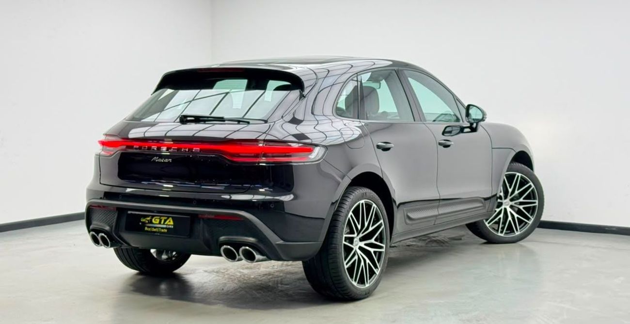 Porsche Macan STD 2024 Porsche Macan, 2027 Porsche Warranty, Full Porsche Service History, Very Low Km, GCC