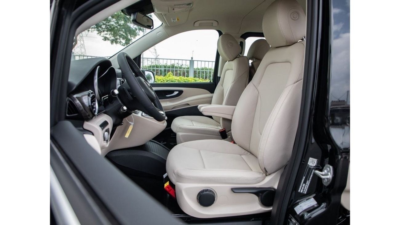 Mercedes-Benz V 250 AVANTGARDE + / GCC/ 2years warranty. For Local Registration +5%
