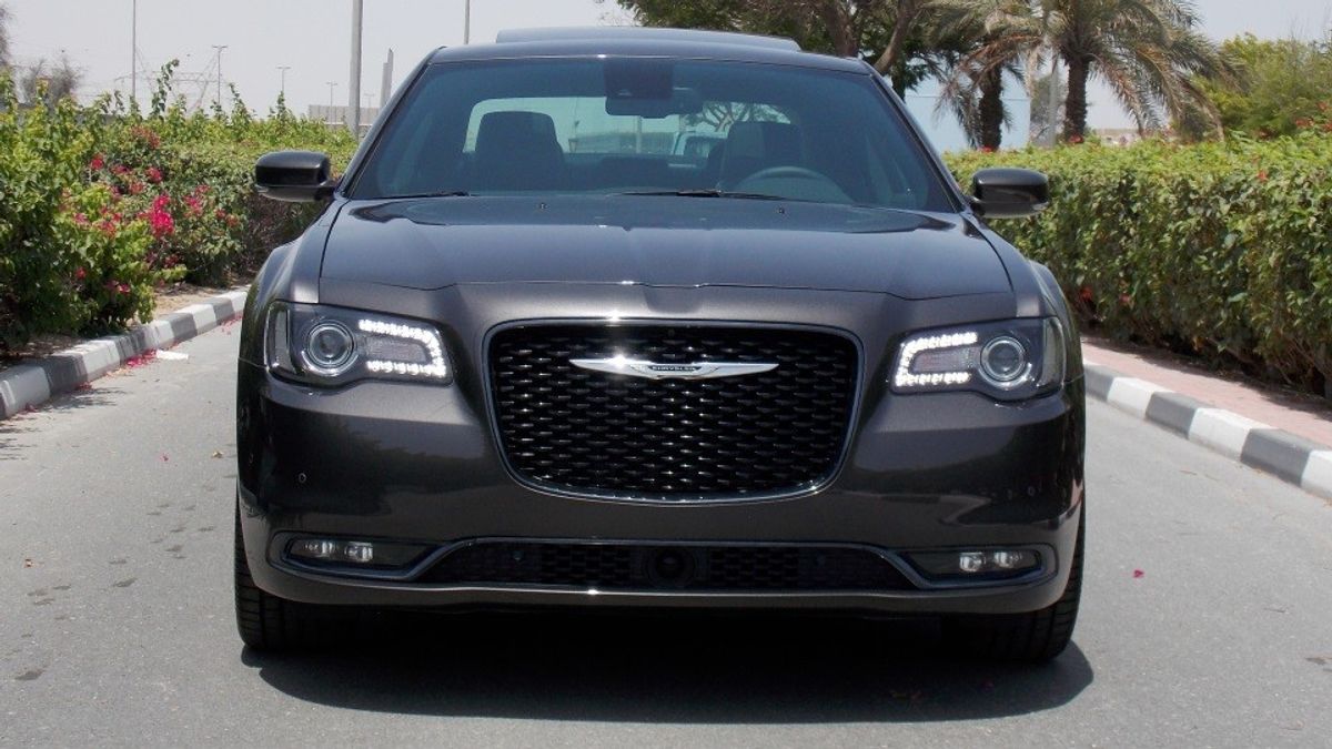 Chrysler 300s Brand New 2016 V8 5 7l Hemi With 3yrs 60000