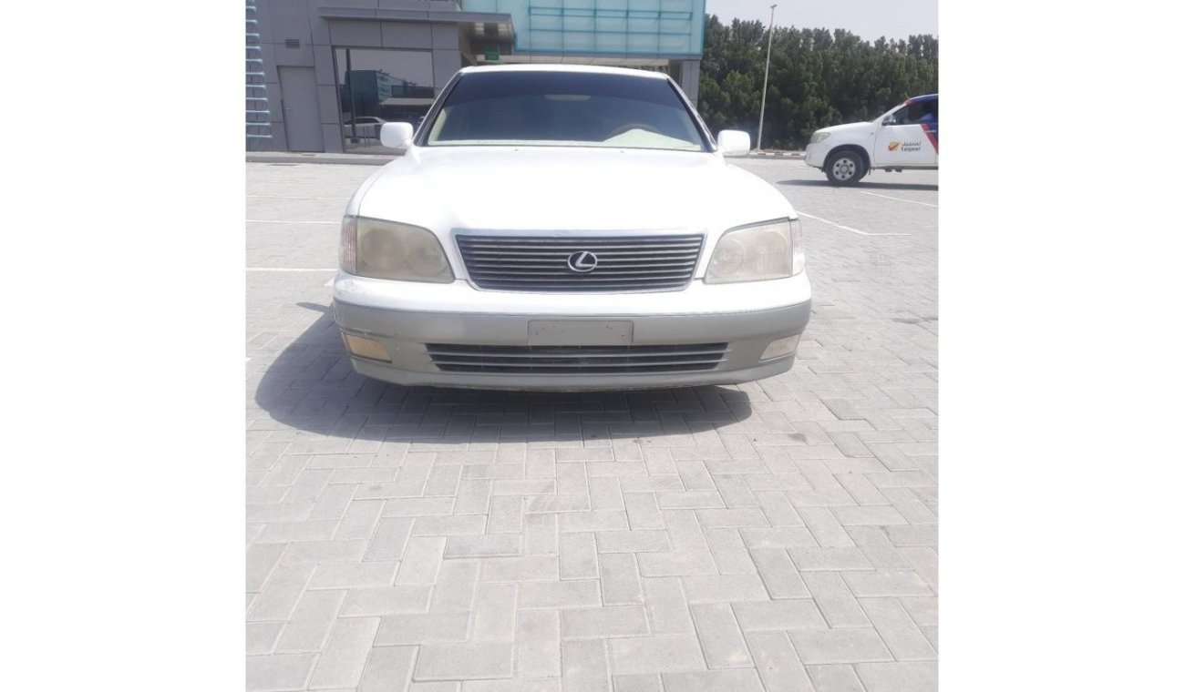 Lexus LS 400