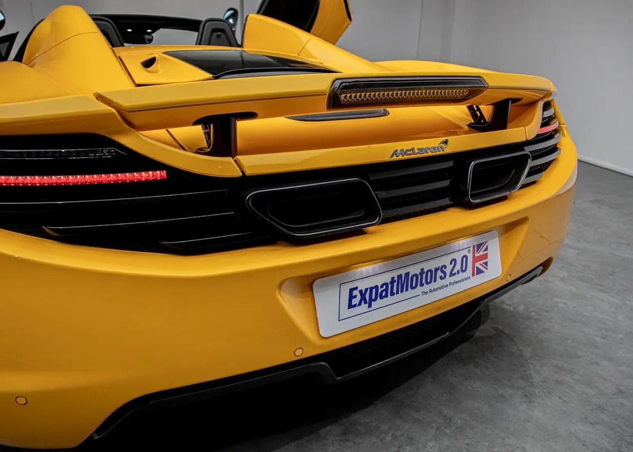 مكلارين MP4-12C سبايدر FDSH • Warranty • GCC