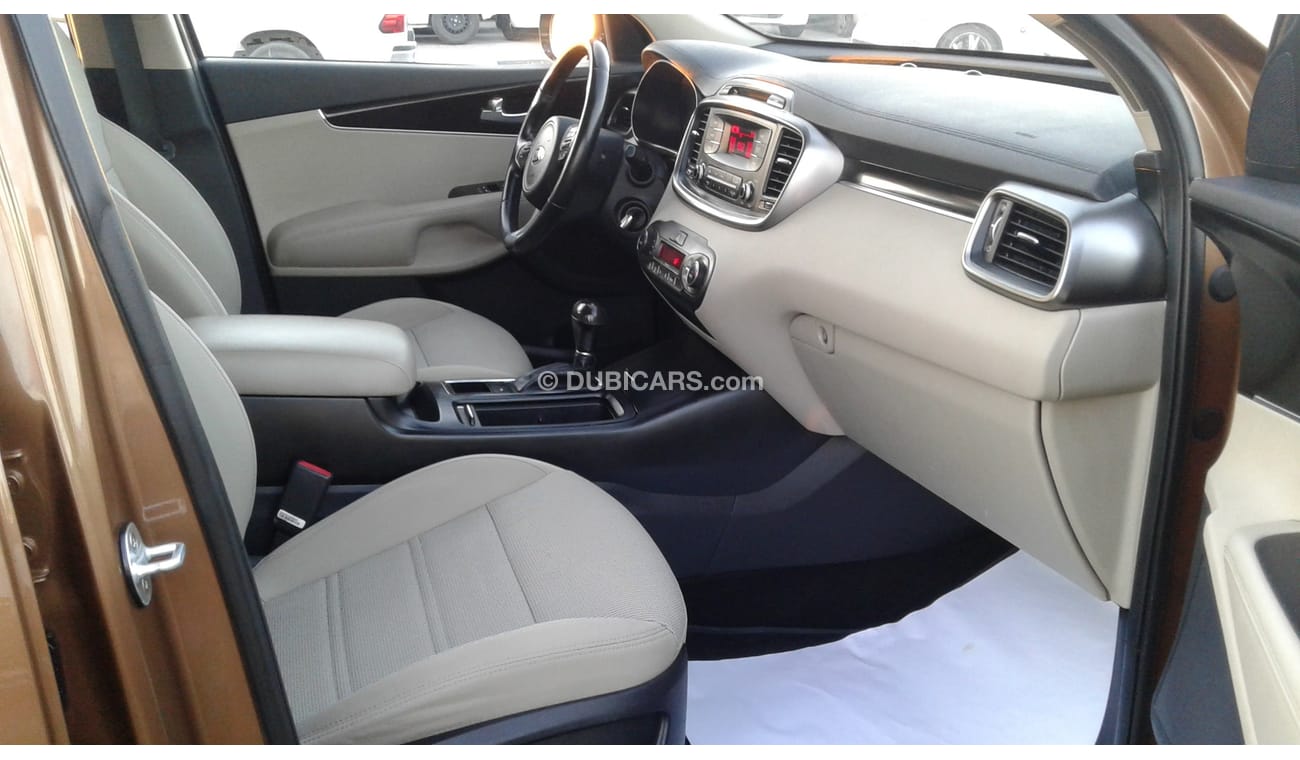 كيا سورينتو كيا سيرانتو 2015 بنى خليجى بحالة ممتاذة ماشى قليل