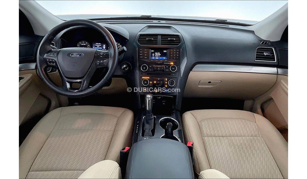 Ford Explorer XL / Standard