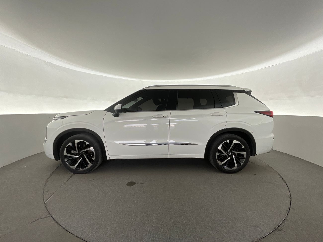 Mitsubishi Outlander Premium - Launch Edition | Guaranteed Warranty | 0 Down Payment