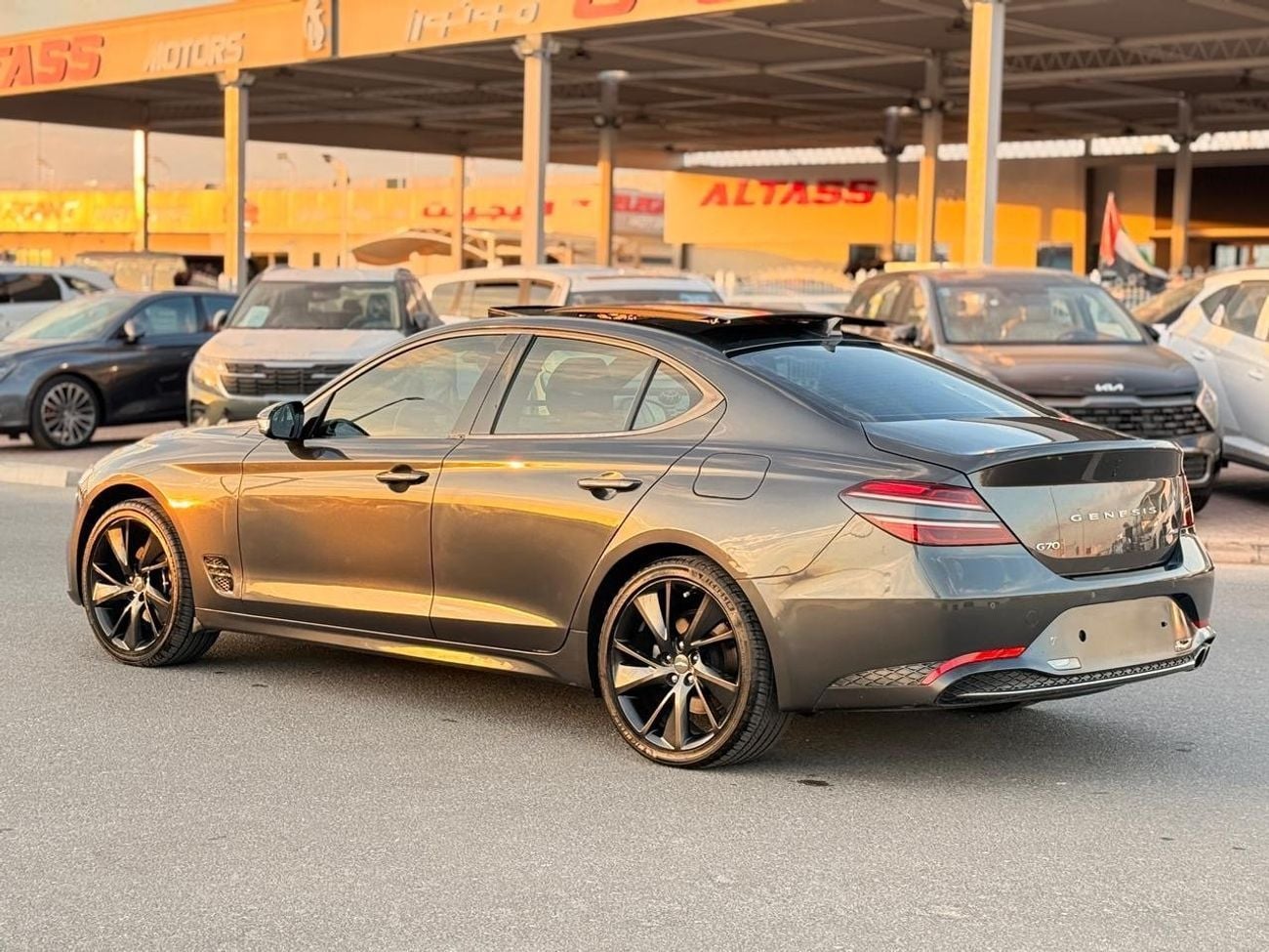 Genesis G70 Platinum 2.0L AWD