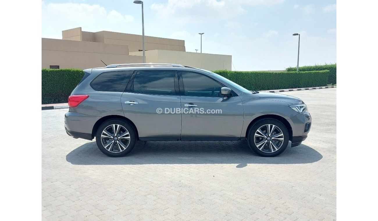 Nissan Pathfinder SV