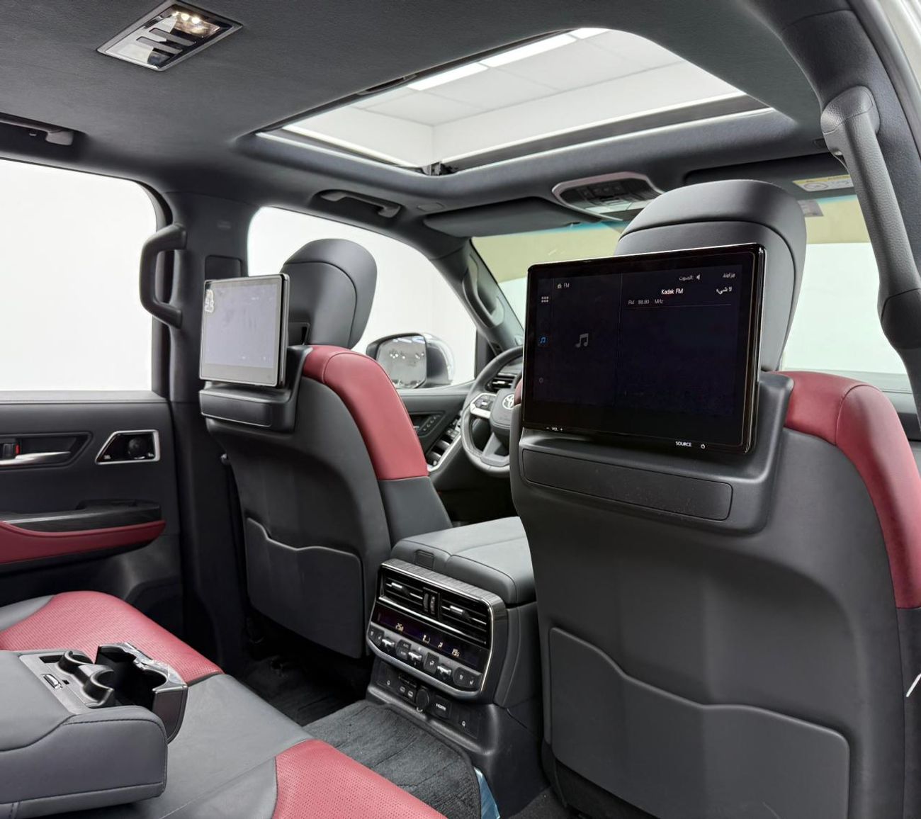 تويوتا لاند كروزر VXR 3.5L 2025 Toyota Land Cruiser VXR, Toyota Warranty+Service Contract+Full Service History ,GCC