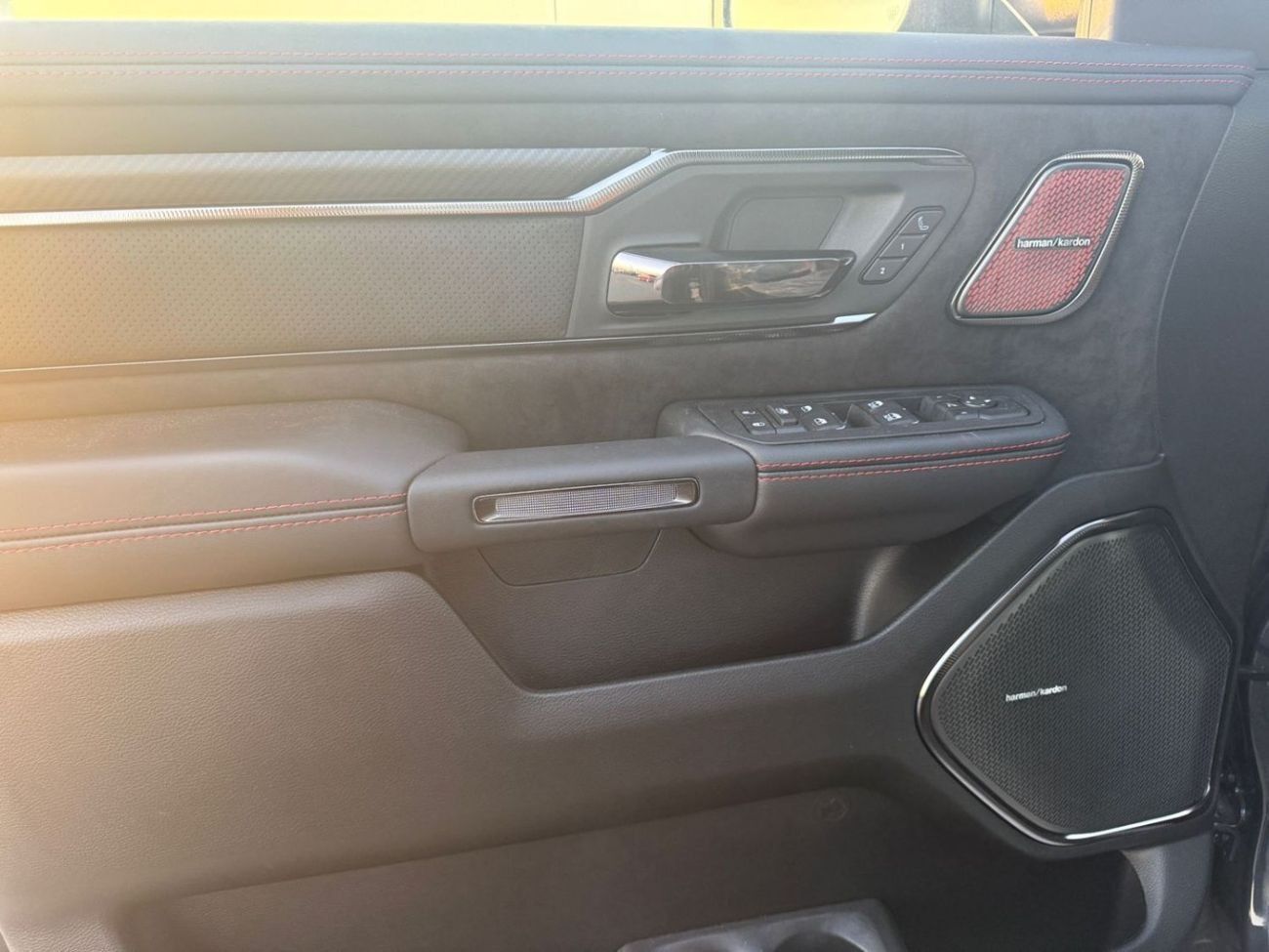 RAM 1500 EXPORT PRICE - RHO - Forged Blue (FULL OPTION)