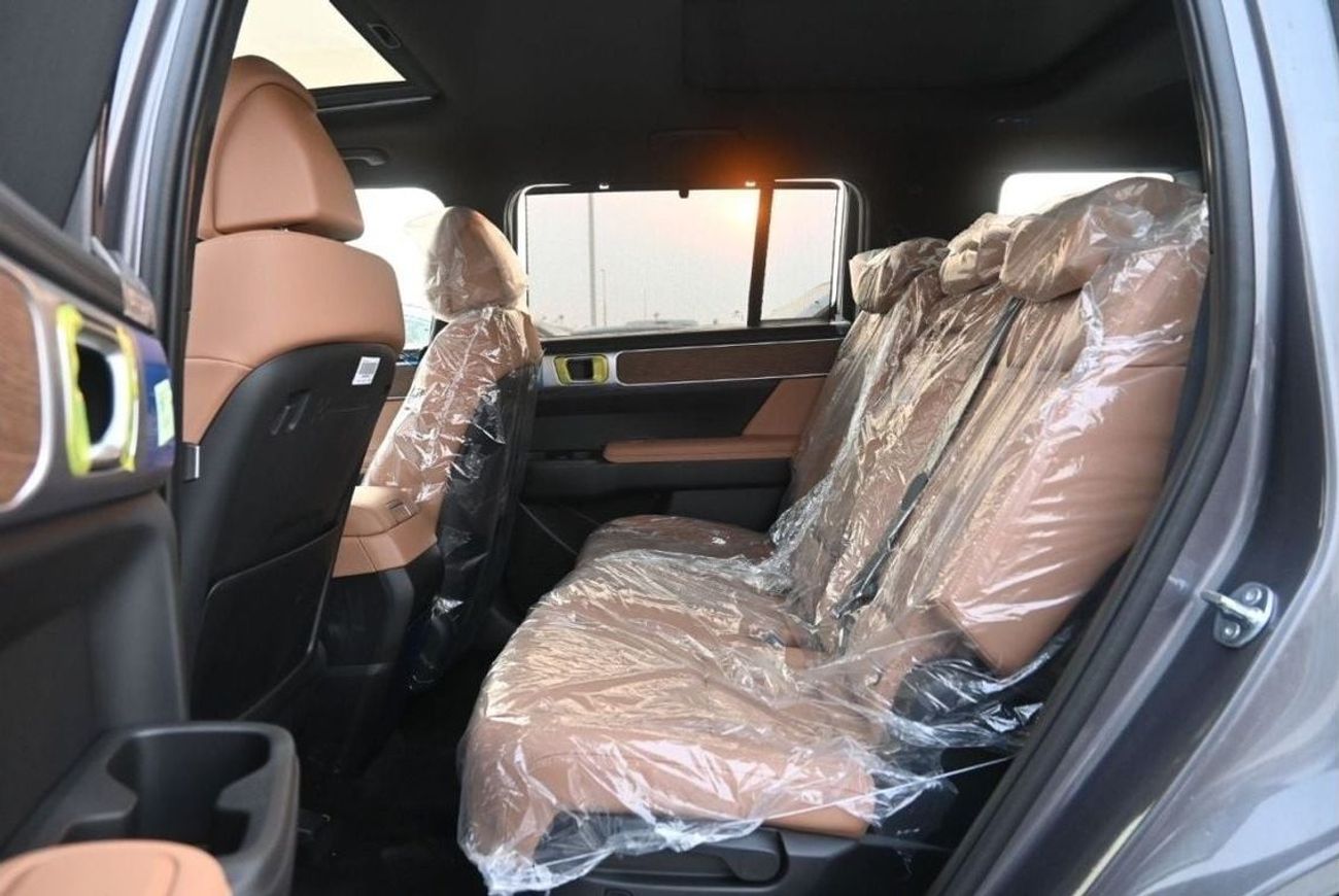 Hyundai Santa Fe Hyundai Santa Fe 2.5L Turbo, AWD Petrol, Model 2024, Color Grey (Export Price)