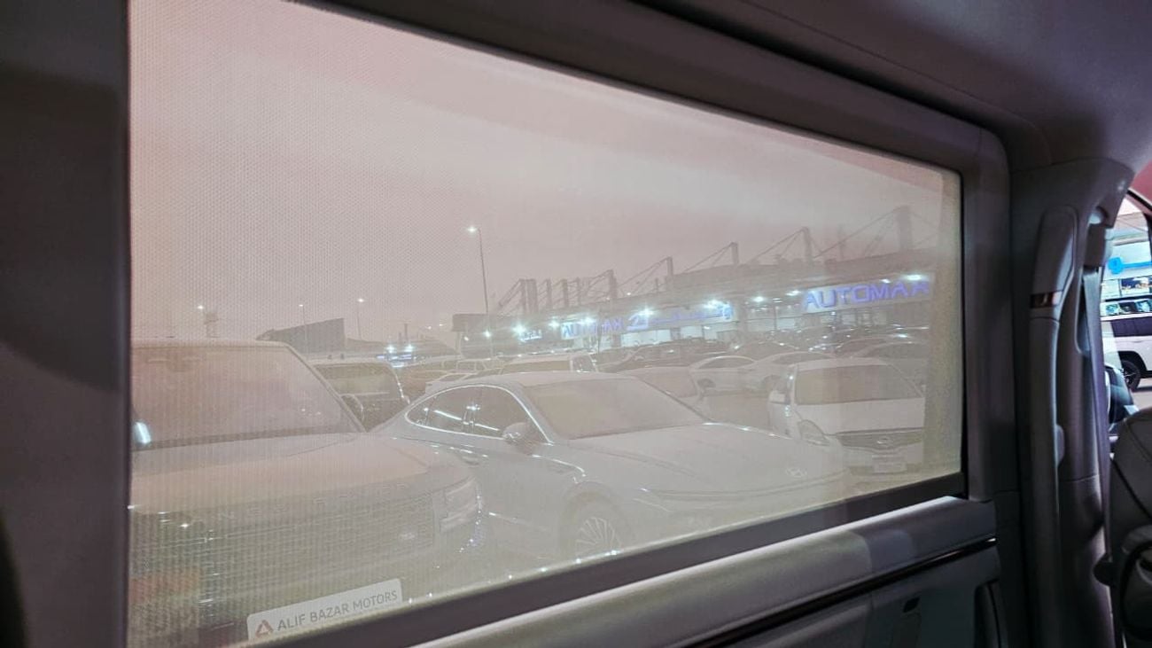 لكزس LM 350h STD (NON GCC)