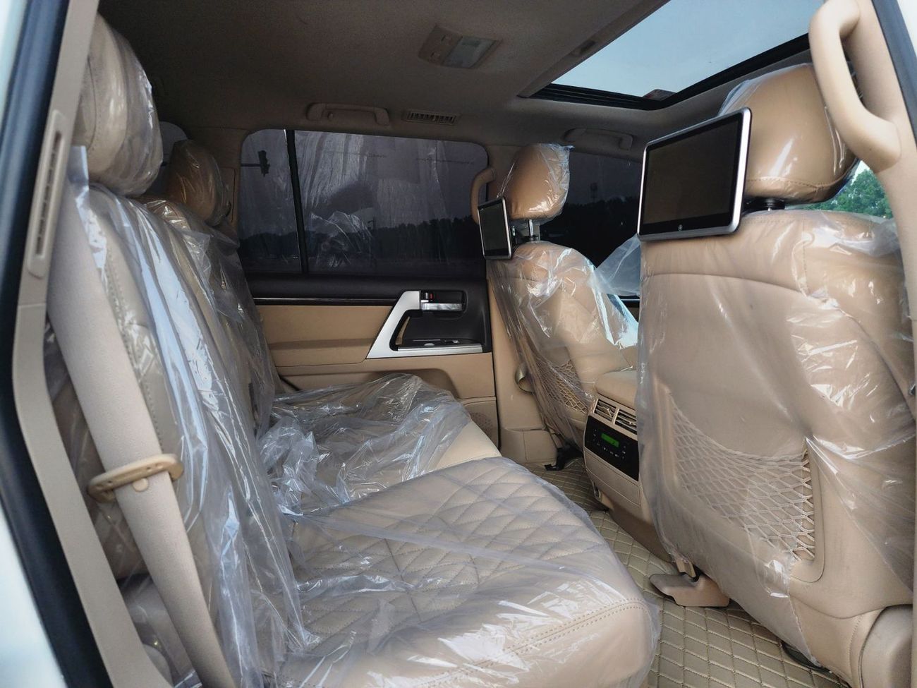 Toyota Land Cruiser VX.R V8  5.7  upgrade 2024