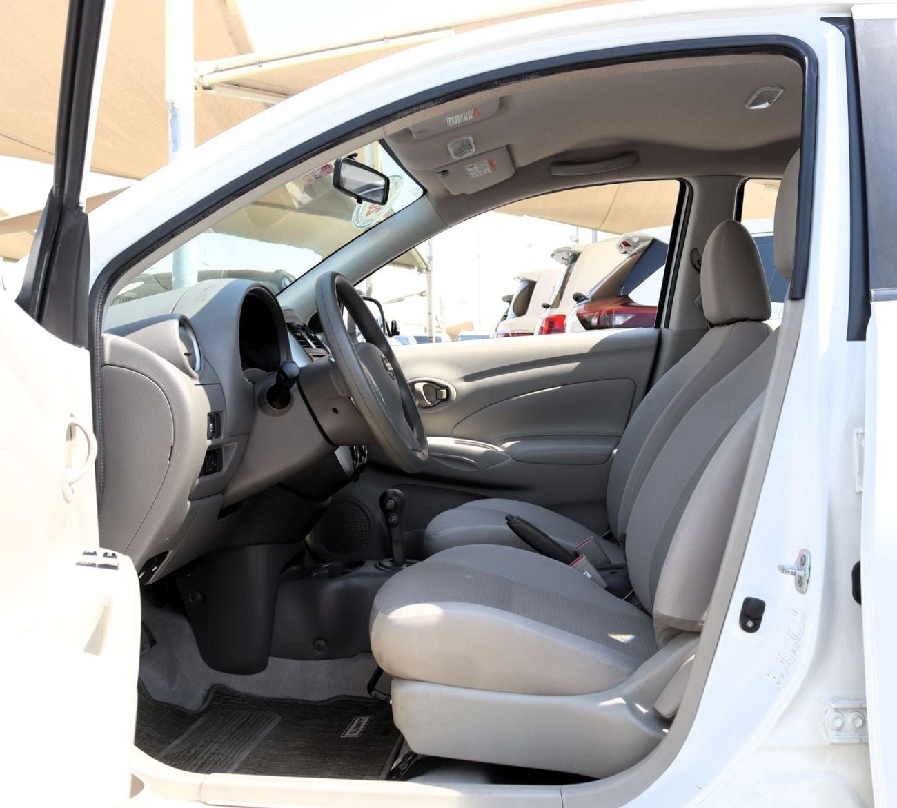 Nissan Sunny S ACCIDENTS FREE - GCC - SV - PERFECT CONDITION INSIDE OUT