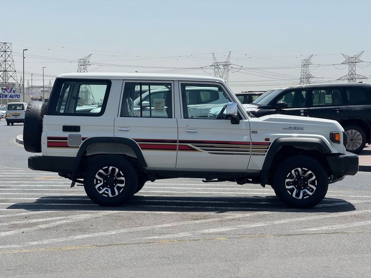تويوتا لاند كروزر 70 2025 TOYOTA LAND CRUISER LC76 HARD TOP, 4L, PETROL, A/T, 4WD, WHITE/BEIGE