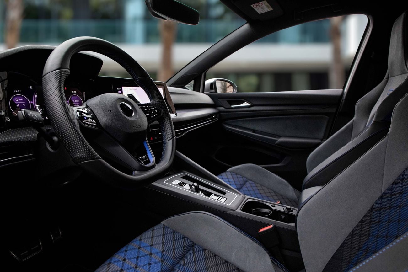 Volkswagen Golf Golf R | 2,507 P.M | 0% Downpayment | Volkswagen Golf R | Service Contract!