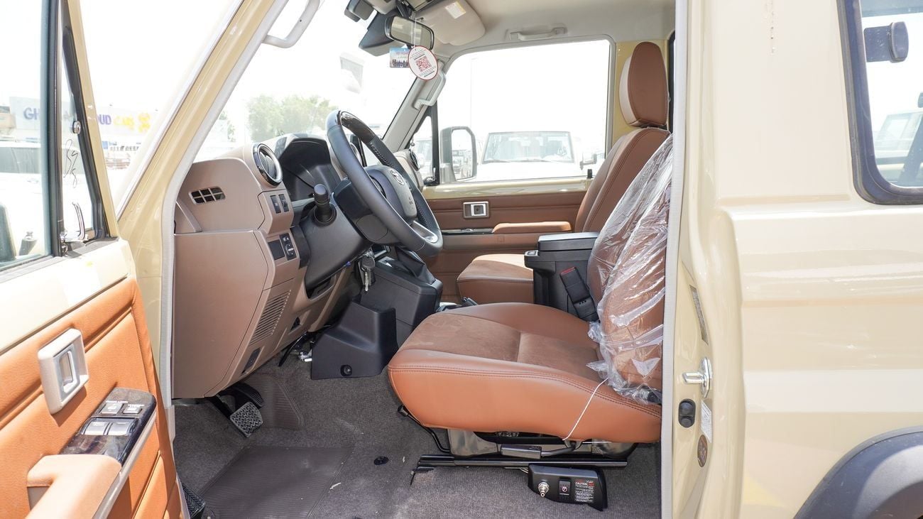 Toyota Land Cruiser 70 HT VXR LX 4.0L V6 A/T