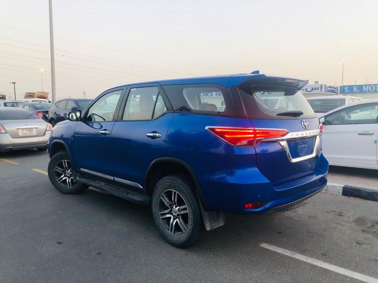 تويوتا فورتونر 2.7L-FOG LAMPS-ALLOY WHEELS-DVD-REAR CAMERA-MINT CONDITION-POWER STEERING-CODE-240461