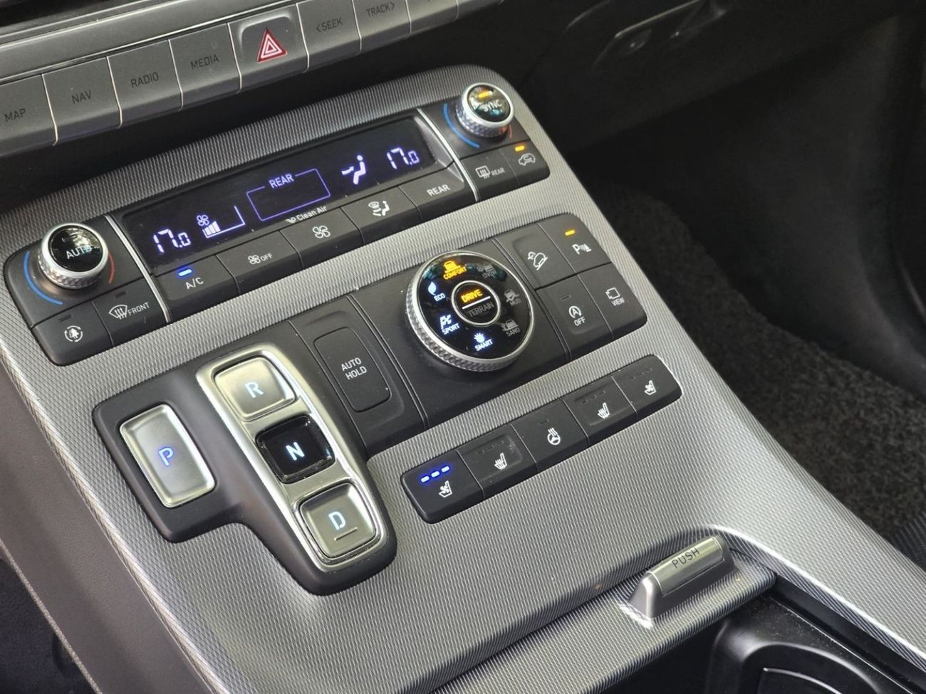 Hyundai Palisade Premium - Nappa 3.8L HYUNDAI PALISADE 2019 DIESEL FULL OPITION // PERFECT CONDITION