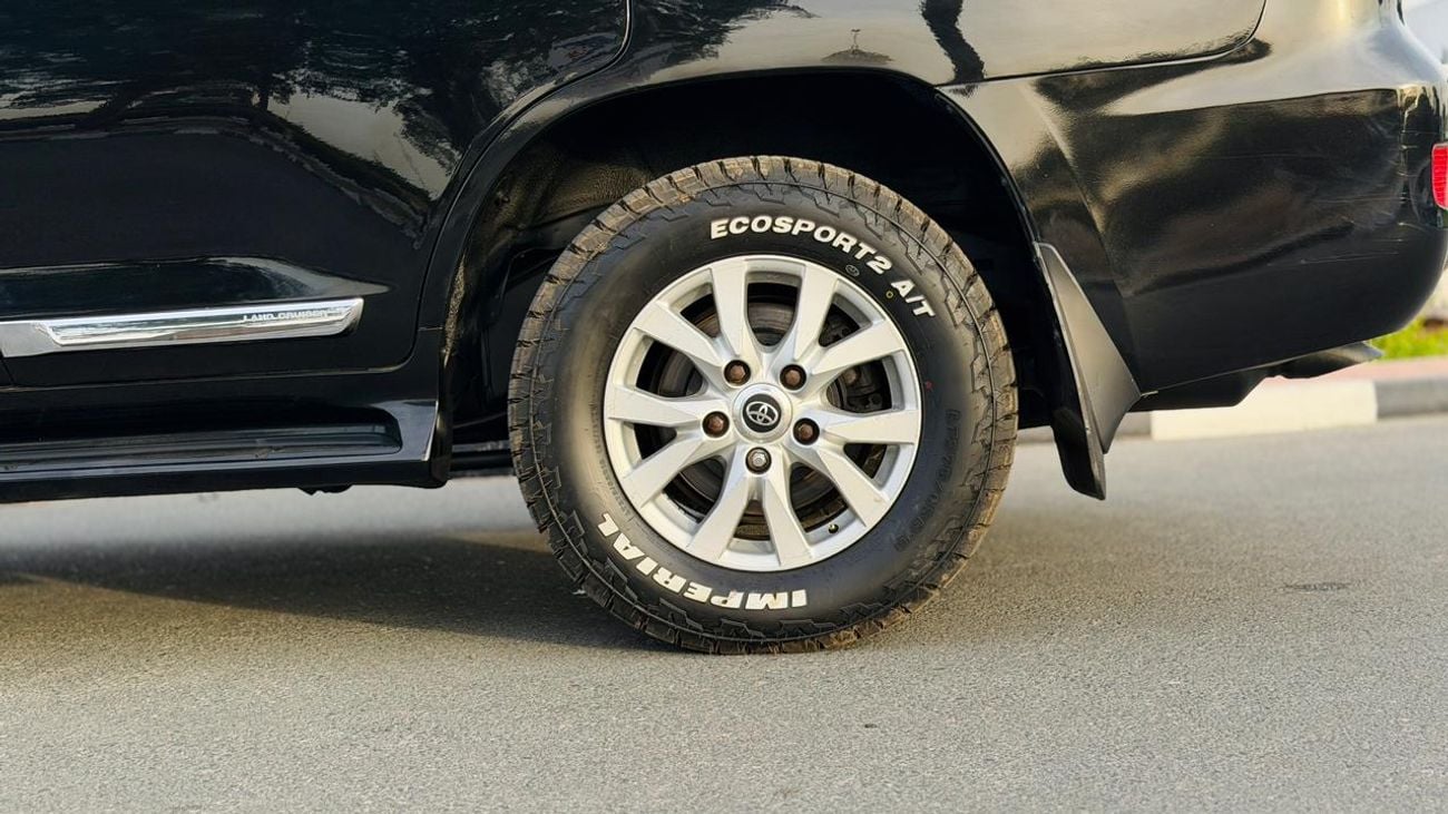 تويوتا لاند كروزر -