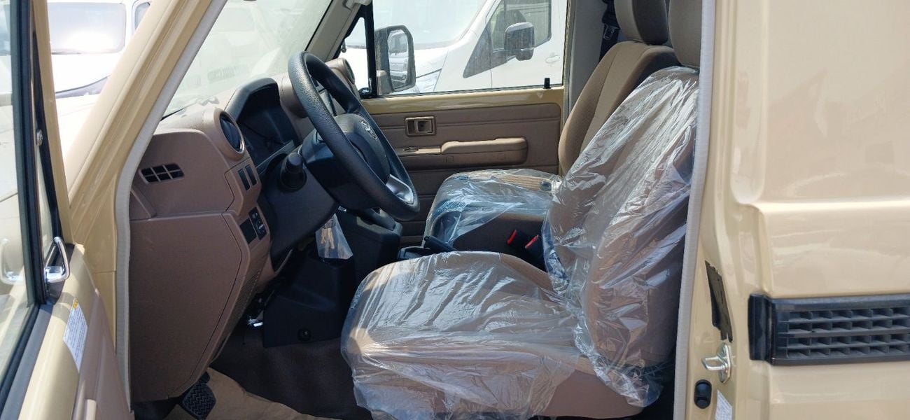تويوتا لاند كروزر بيك آب 4.0L Petrol AT 4x4 2026YM