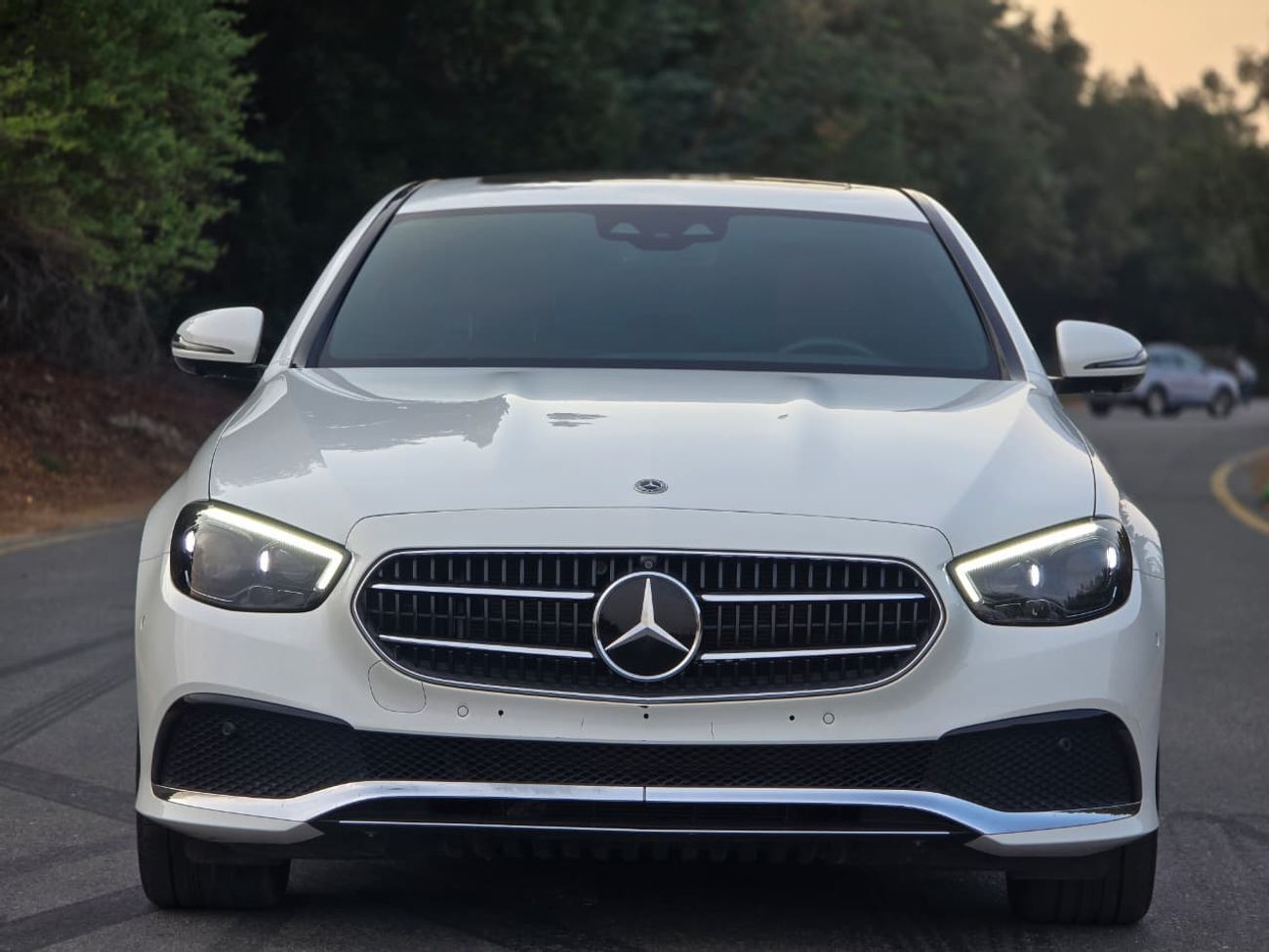 مرسيدس بنز E 350 MERCEDES E-350 KOREAN 2022 ORGINAL PAINT // ACCIDENT FREE // PERFECT CONDITION // LOW MILEAGE