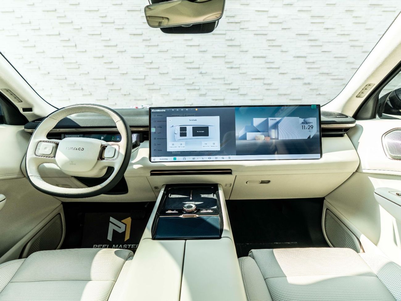 لينك أند كو 900 TRI-MOTOR EDITION