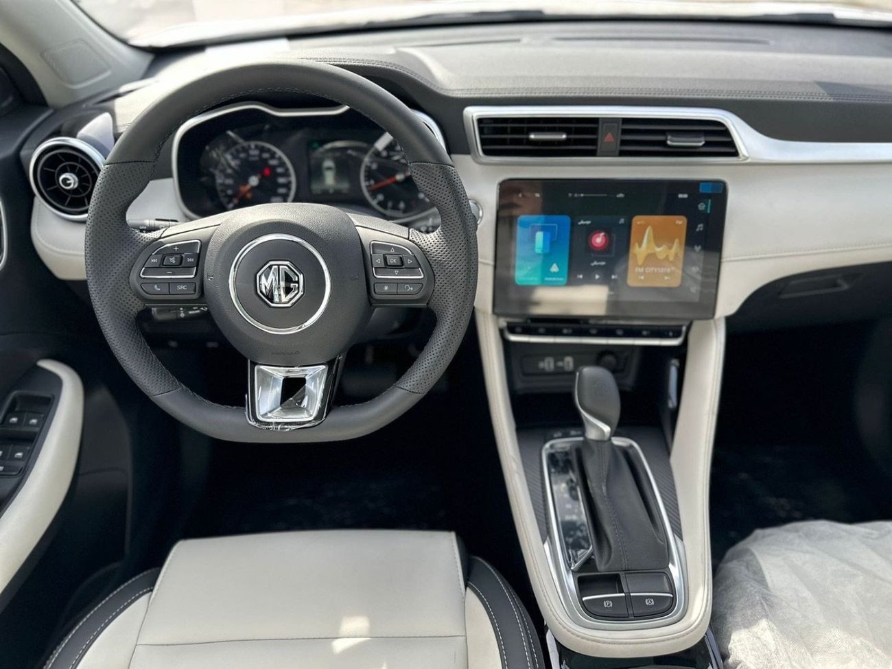 MG ZS MG ZS 1.5L (LUXURY) - 2025 MODEL SILVER COLOR