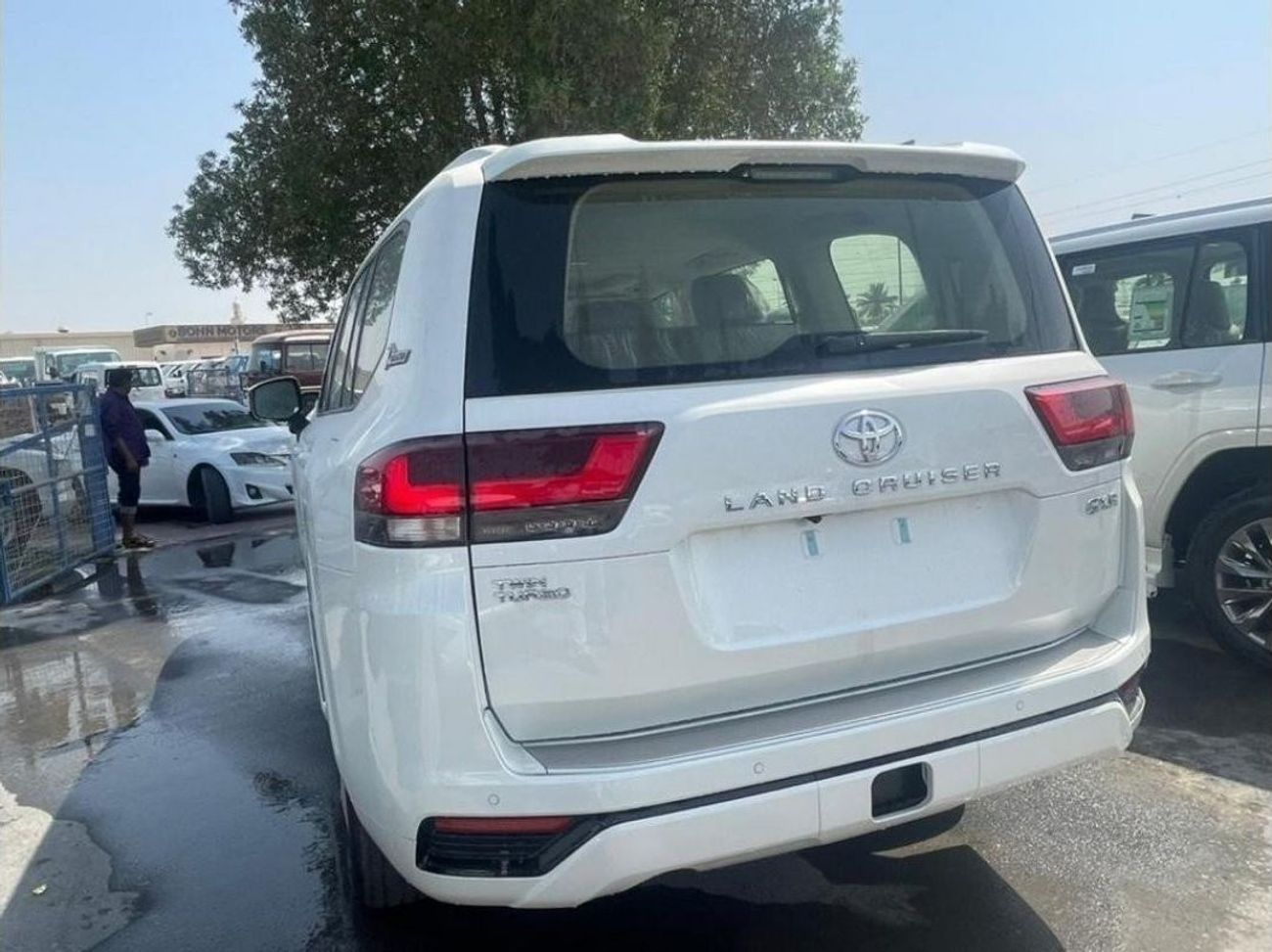 Toyota Land Cruiser LC300 // GXR // FULL OPTION // 3.5 L