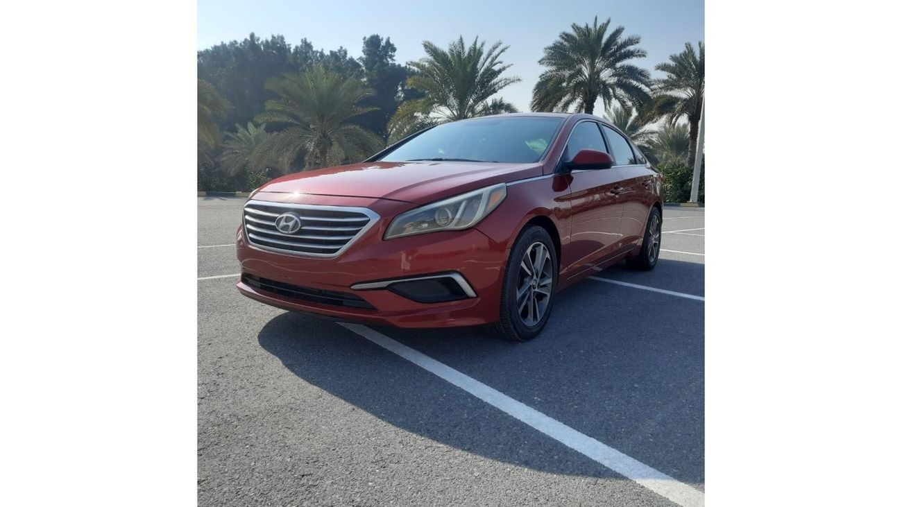 Hyundai Sonata GL Hyundai Sonata Se 2017 Red 2.4L 4 vin: 5NPE24AF4HH495067   ( UAS_ SPEC) VERY GOOD CONDITION