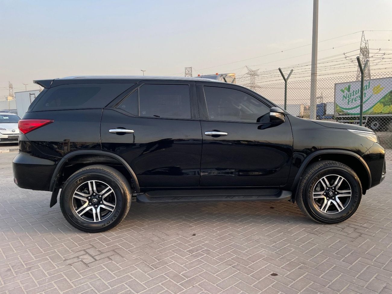 Toyota Fortuner GXR 4.0L (278 HP)