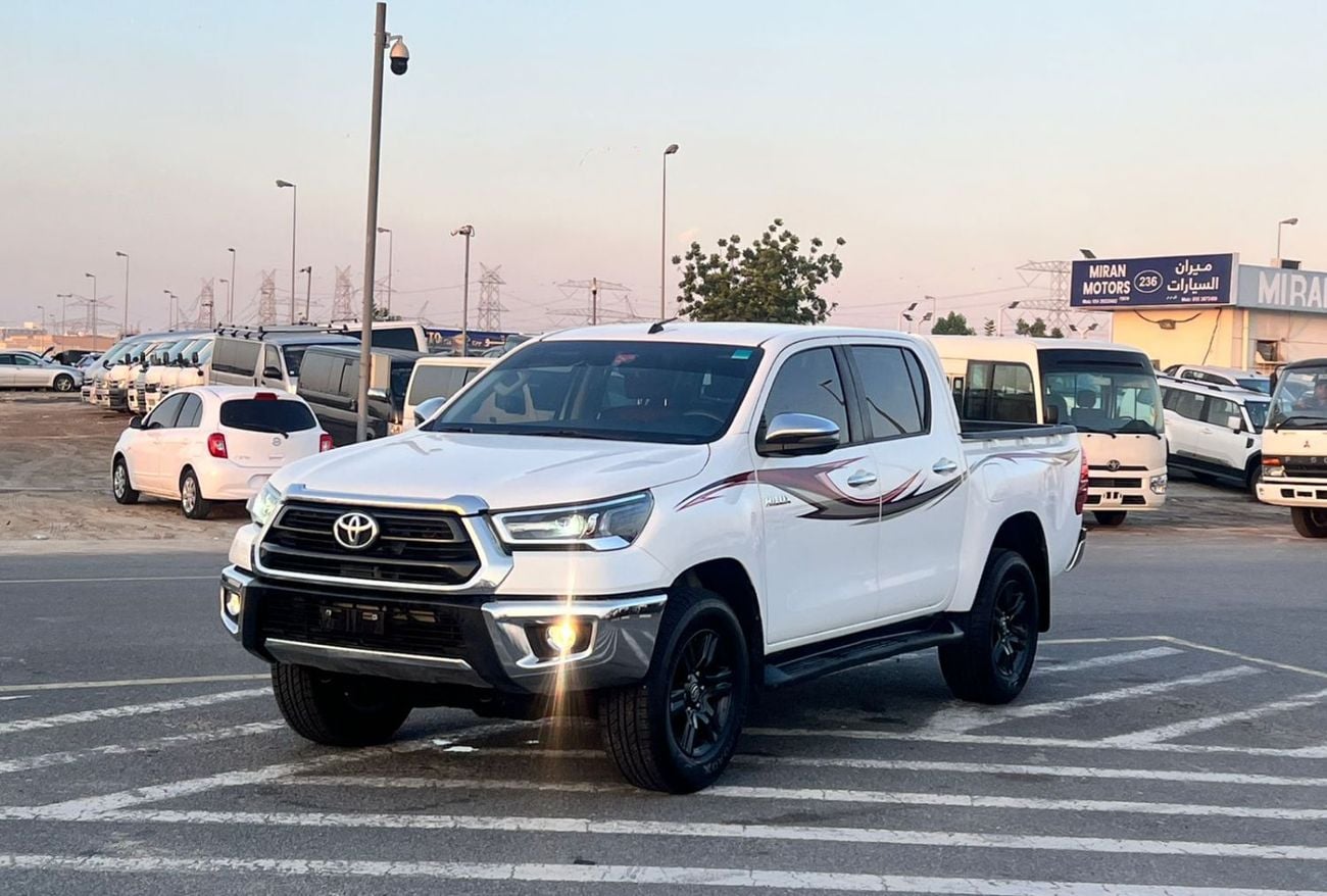 Toyota Hilux 2022 Toyota Hilux SR5 Premium Full Option - 2.7L V4 - 4x4 AWD - Rear CAM & AC - big Body