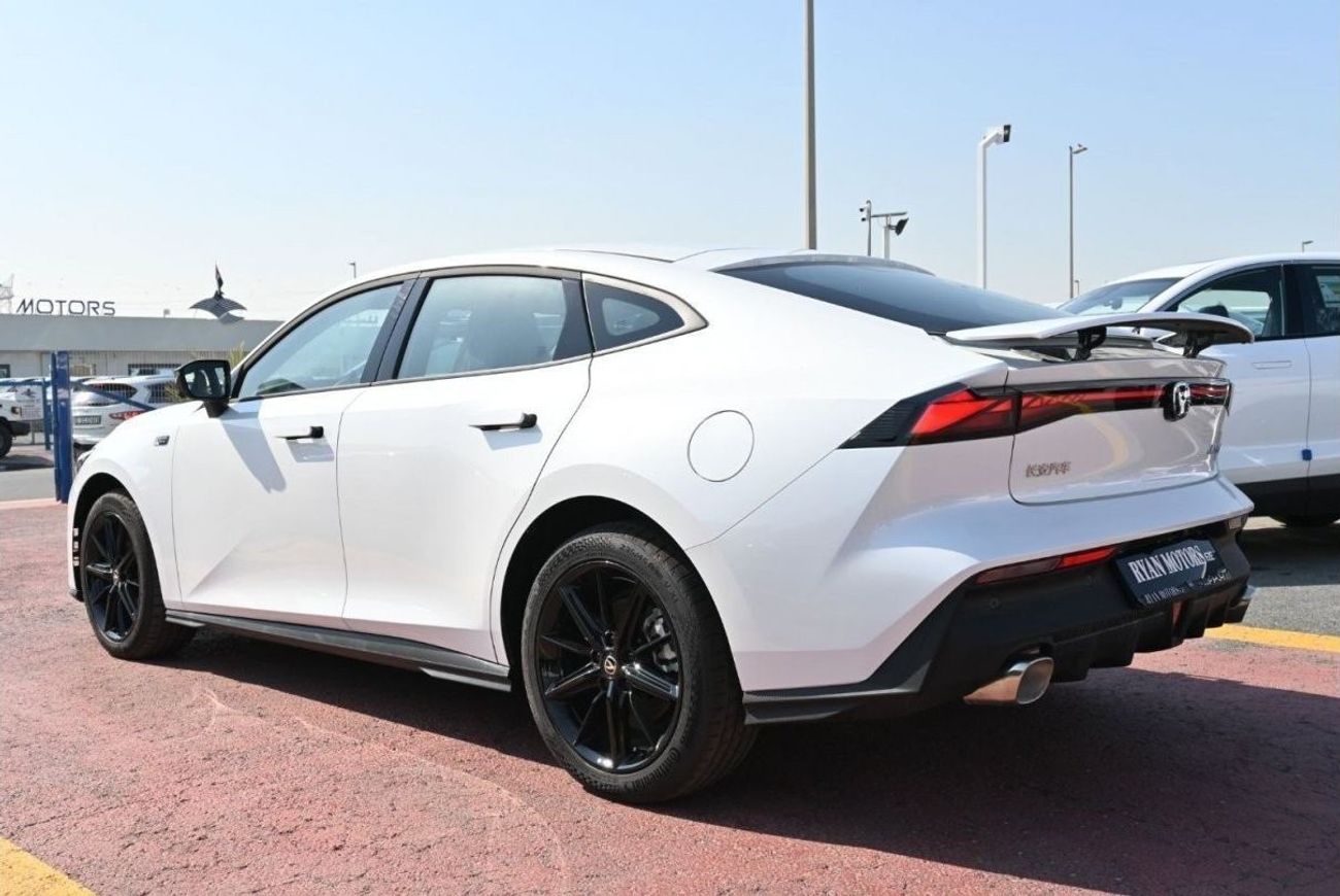 تشنجان Uni V Changan Uni-V 1.5L Turbo PHEV (Plug-In Hybrid) White Model 2023