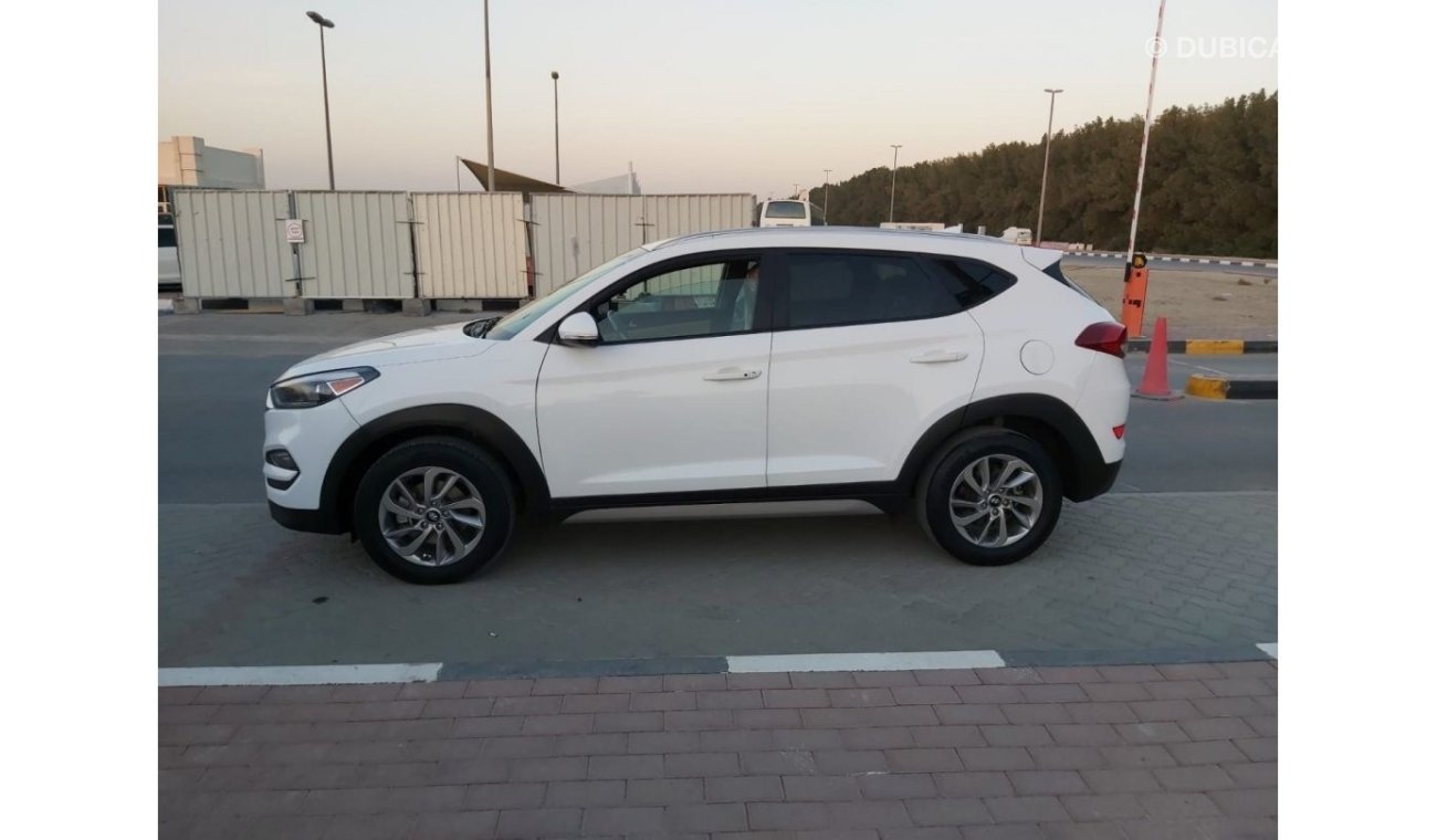 Hyundai Tucson SE SE Very Clean Car