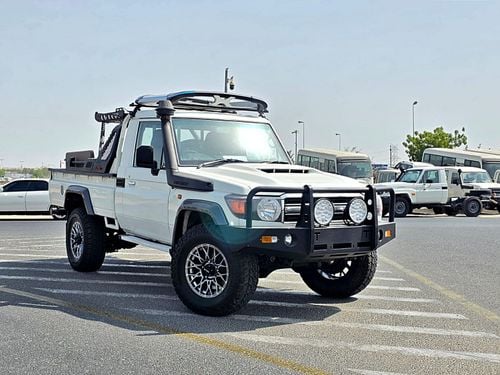 Toyota Land Cruiser Pick Up 2017 TOYOTA LAND CRUISER PICK UP RHD DIESEL MANUAL 4.5L (PM00632)