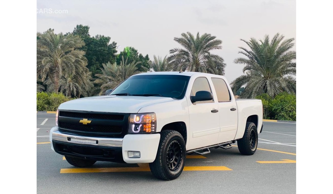 Chevrolet Silverado Chevrolet Silverado pick up 4 door perfect condition