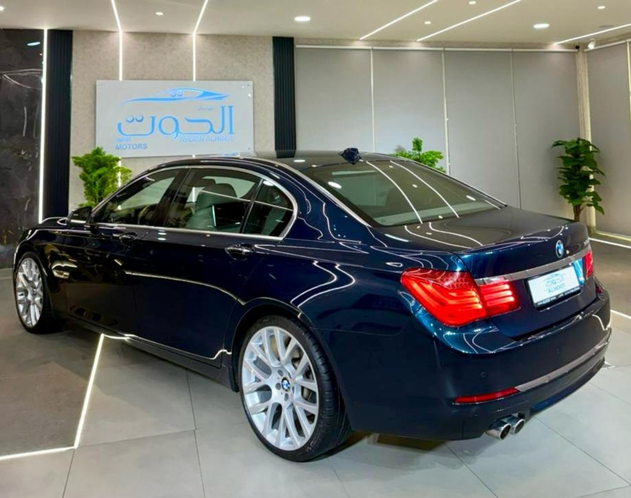 BMW 730Li Exclusive 4.0L ELITE BMW 730Li V6 || GCC II POWERFUL ENGINE II TOP RANGE || REAR SCREENS